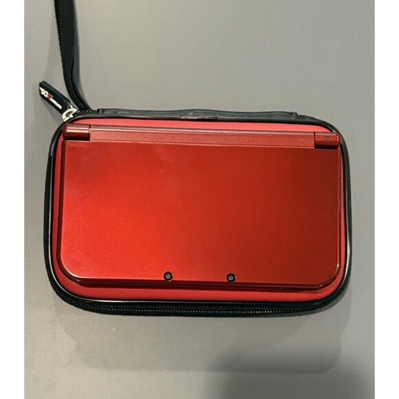 Nintendo NEW 3DS XL Console (RED-001) OEM Charger 2GB SD Stylus w 4 Games + Case - Picture 2 of 14